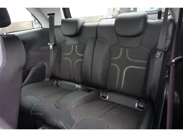 Opel ADAM 1.4 Turbo Rocks S 2015 Benzine 18
