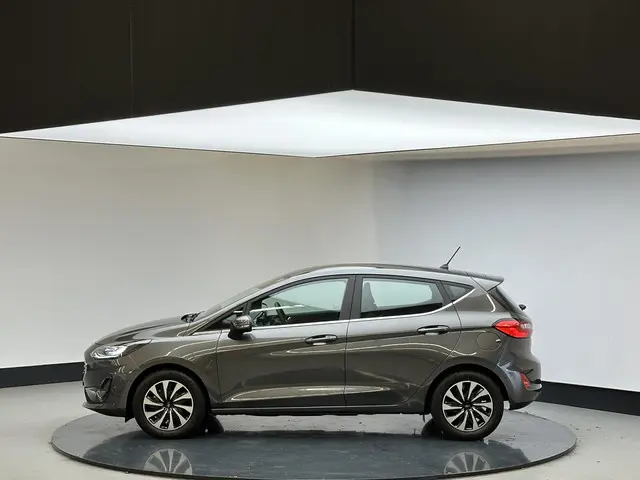 Ford Fiesta 1.0 EcoBoost Hybrid Titanium 2023 Benzine 10