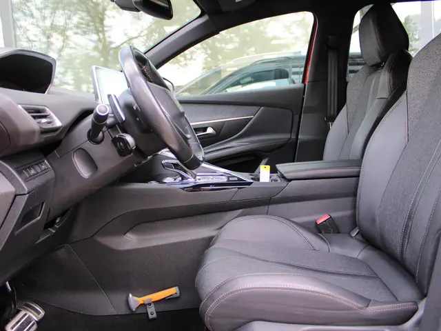 Peugeot 3008 1.6 e-THP GT Line 2016 Benzine 13