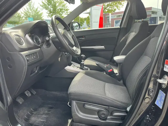 Suzuki Vitara 1.4 Boosterjet Select 2019 Benzine 21