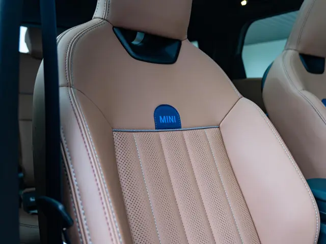 MINI Countryman E Favoured 2024 Elektrisch 12