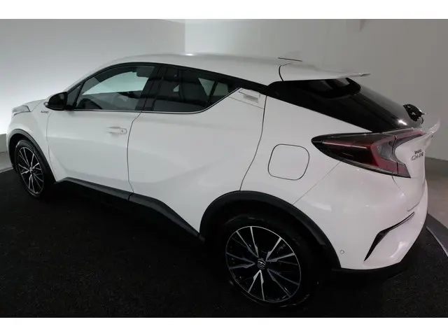 Toyota C-HR 1.8 Hybrid Executive 2018 Hybride Benzine 26