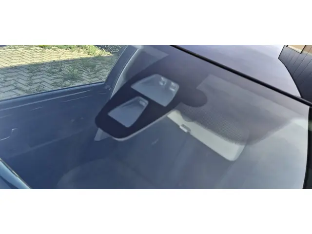 Volkswagen up! 1.0 move up! BlueM. 2015 Benzine 17