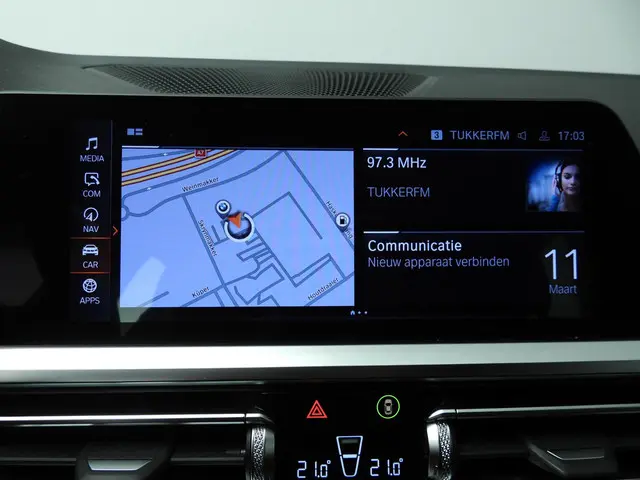 BMW 3 Serie Touring 318i 2022 Benzine 25