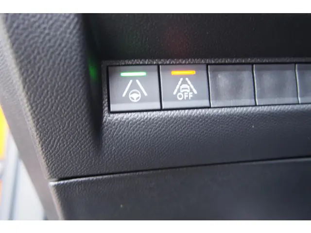 Peugeot e-2008 EV GT Pack 136 PK 2022 Elektrisch 26