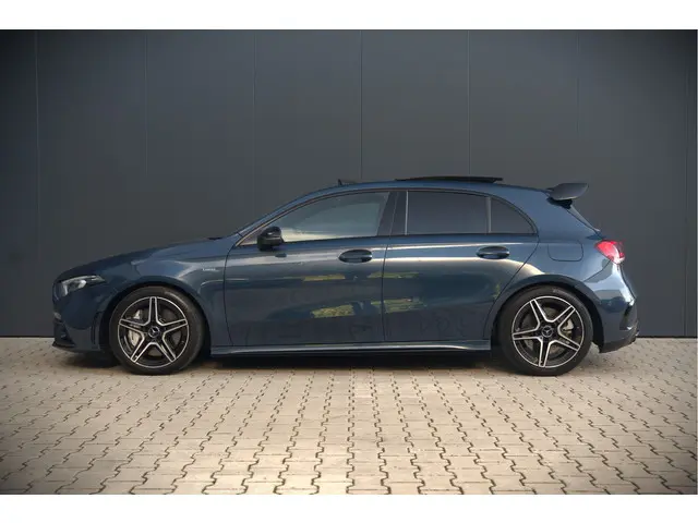 Mercedes-Benz A-Klasse AMG 35 4MATIC 2022 Benzine 8