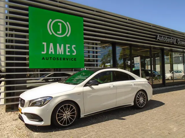 Mercedes-Benz CLA 180 2017 Benzine 2