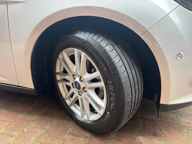 Ford Focus Wagon 1.0 EcoBoost Edition Plus 2013 Benzine 5