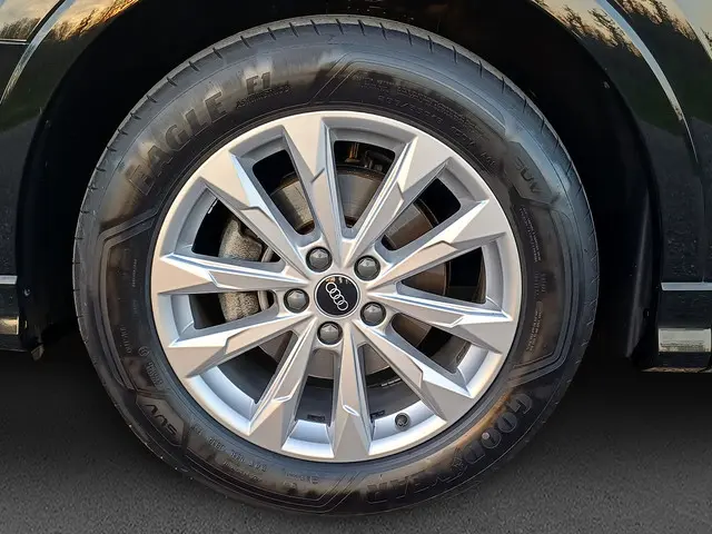 Audi Q3 35 TFSI S edition 2021 Hybride Benzine 11