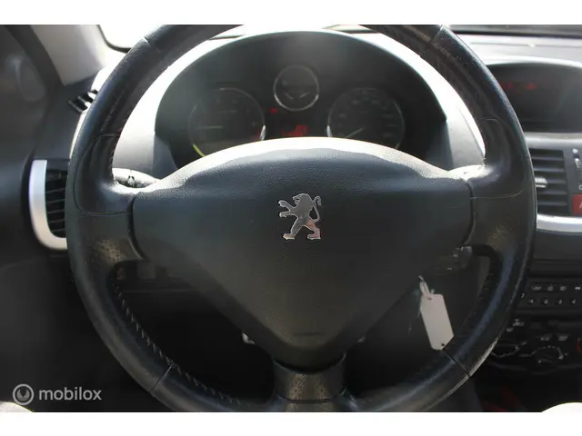 Peugeot 206 + 1.4 Urban Move 2012 Benzine 6