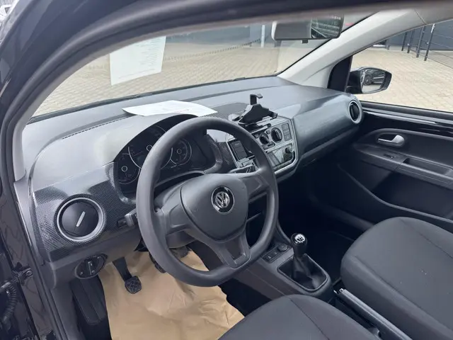 Volkswagen up! 1.0 BMT move up! 2019 Benzine 8