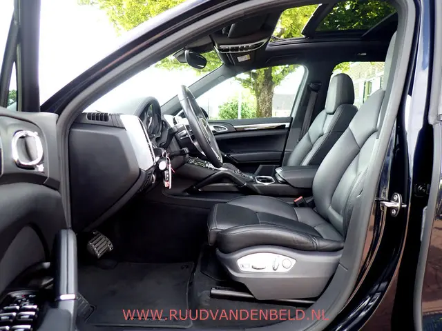 Porsche Cayenne 3.6 S 2015 Benzine 9