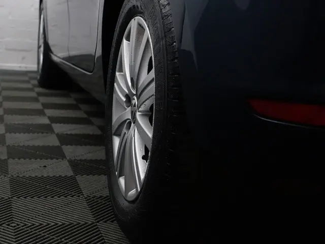 Volkswagen Golf 1.4 TSI Highline Automaat- 2012 Benzine 26