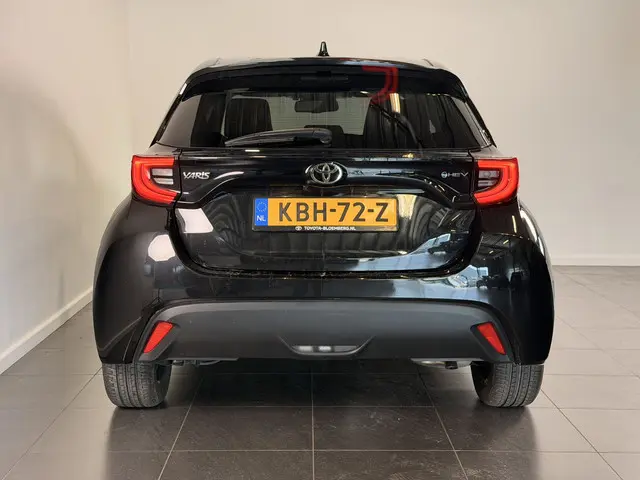 Toyota Yaris 1.5 Hybrid 115 Dynamic 2025 Hybride Benzine 6