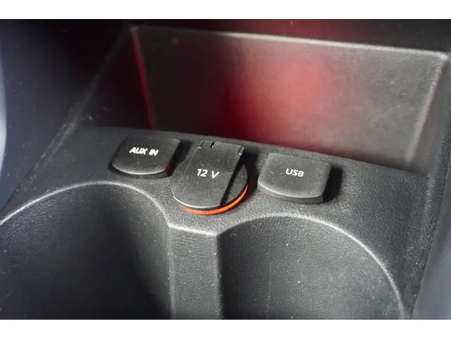 Volkswagen Polo 1.2 TSI Comfortline 2015 Benzine 31