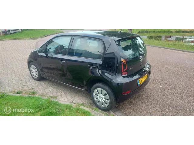 Volkswagen up! 98404 1.0 BMT move 2017 Benzine 4