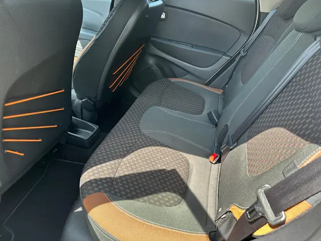 Renault Captur 0.9 TCe (90pk) Intens! LED! Navi! 2018 Benzine 14