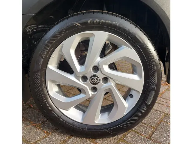 Toyota Aygo X 1.0 VVT-i MT first 2024 Benzine 7