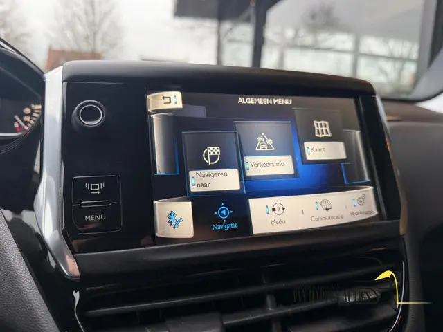 Peugeot 208 1.2 VTi Envy / apk 12-2026 2013 Benzine 25