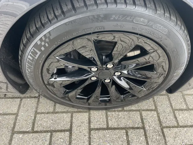 Tesla Model S 75D Base 2018 Elektrisch 5