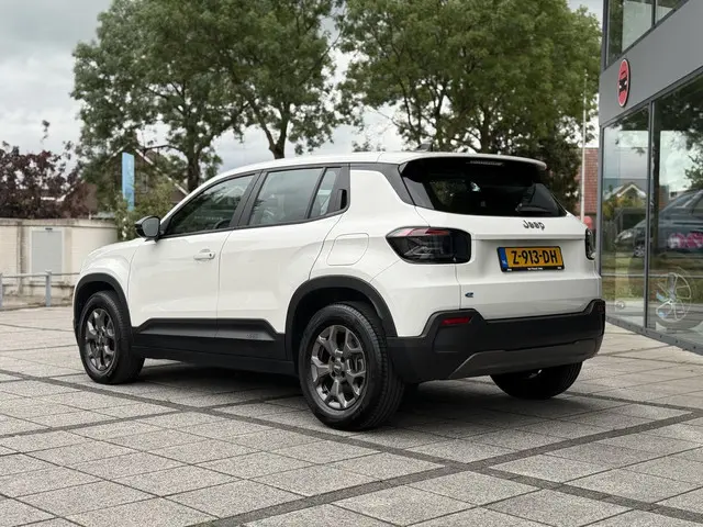 Jeep Avenger Longitude 54 kWh Aut. 2024 Elektrisch 4
