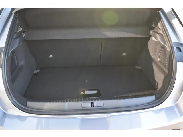 Opel Mokka-e Ultimate 50-kWh 11kw bl. 2022 Elektrisch 18