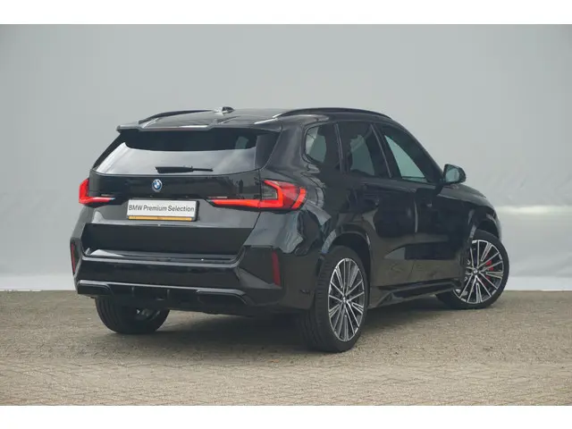 BMW iX1 eDrive20 2025 Elektrisch 2