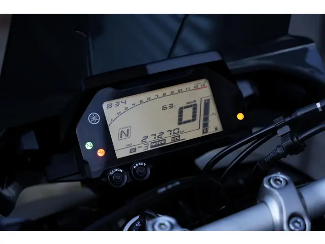 Yamaha MT 10 ABS 2016 Benzine 11