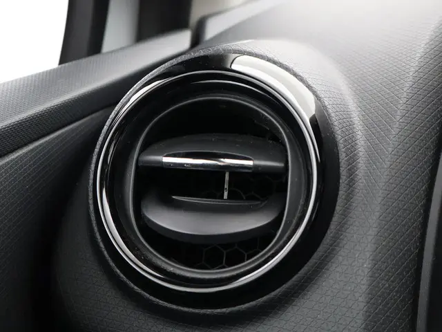 Renault Clio 0.9 TCe 5-DEURS + NAVIGATIE | LMV 2013 Benzine 31