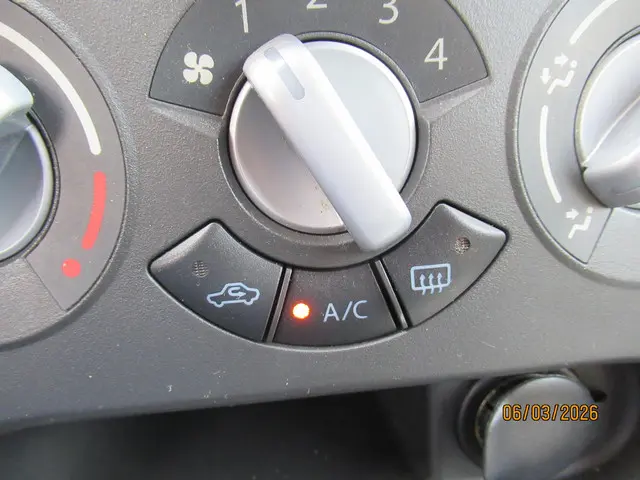 Suzuki Splash 1.2 Comfort automaat 2013 Benzine 16