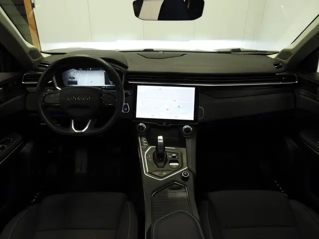 Lynk & Co 01 1.5 PHEV BlackLine 2023 Hybride Benzine 5