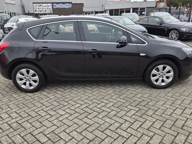 Opel Astra 1.4 Turbo NIEUW DISTRUB KETTING 2015 Benzine 9