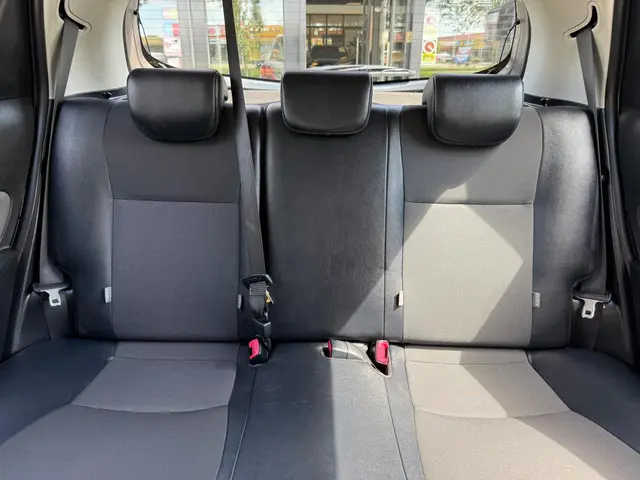 Toyota Yaris 1.5 Hybrid Dynamic 2015 Hybride Benzine 15