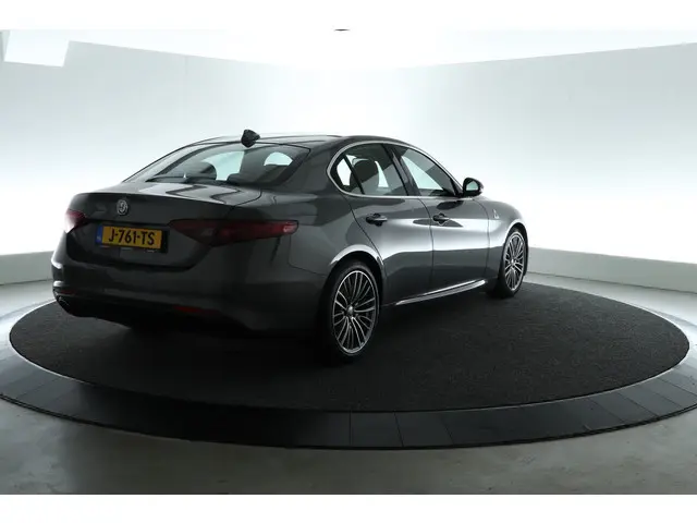 Alfa Romeo Giulia 2.0T Super 2017 Benzine 2