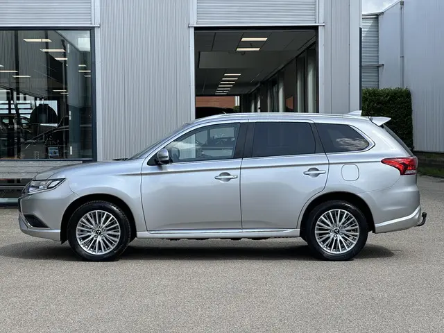 Mitsubishi Outlander 2.4 PHEV Pure+ 2019 Hybride Benzine 34