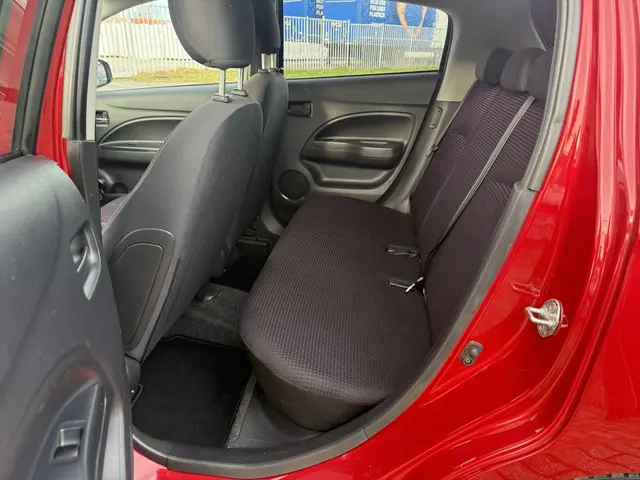 Mitsubishi Space Star 1.2 Intense+ 2013 Benzine 11