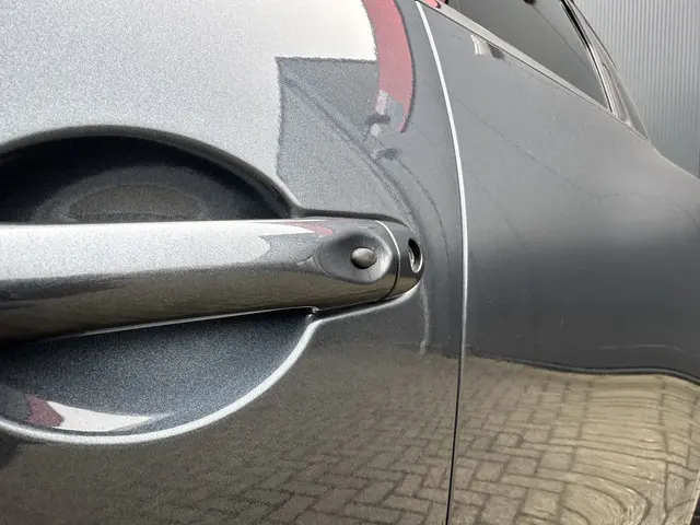 Renault Clio 0.9 TCe Limited | Trekhaak | Navi 2018 Benzine 5