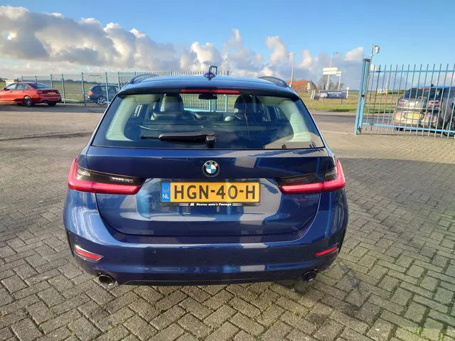 BMW 3 Serie Touring 330i High Executive 2019 Benzine 6