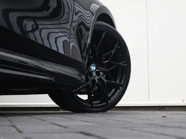 BMW 3 Serie 320i Executive Edition 2021 Benzine 13