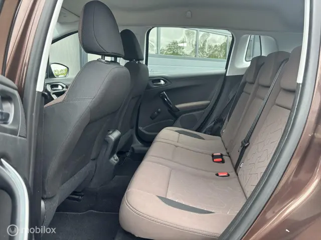 Peugeot 2008 1.6 e-HDi Blue Lease Executive 2014 Diesel 27