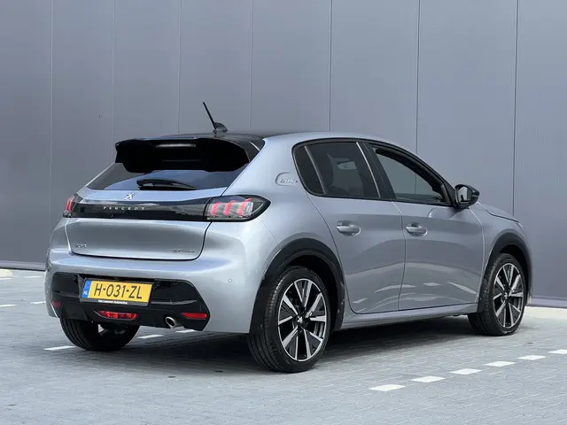 Peugeot 208 1.2 PureTech GT-Line 2020 Benzine 15