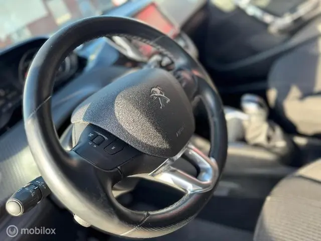 Peugeot 208 1.2 PureTech Allure 2019 Benzine 11