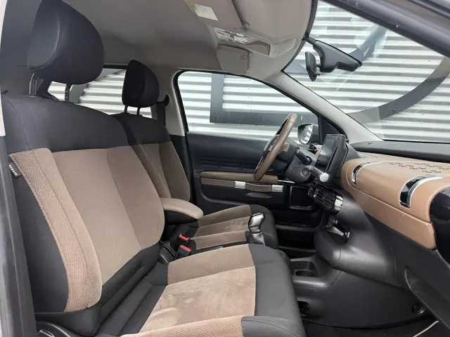 Citroën C4 Cactus 1.2 PureTech Business 2016 Benzine 11