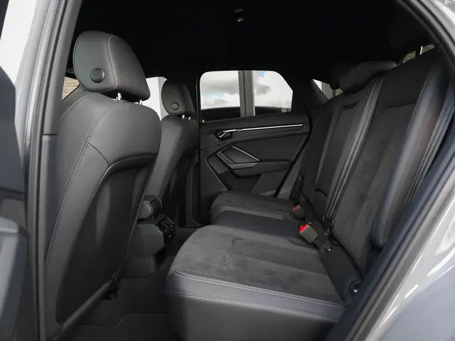 Audi Q3 Sportback 35 TFSI S Edition 2021 Benzine 35