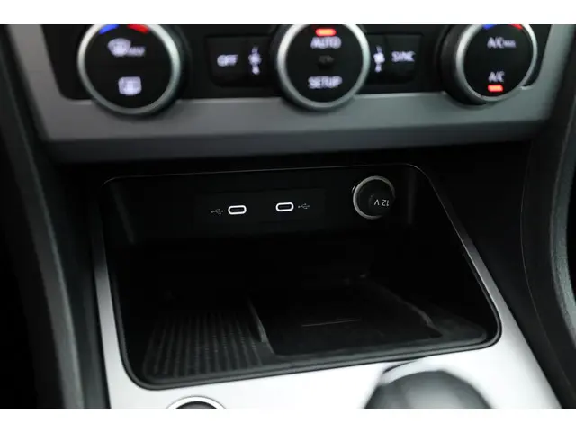 SEAT Ateca 1.5 TSI FR Business Intense 2023 Benzine 26