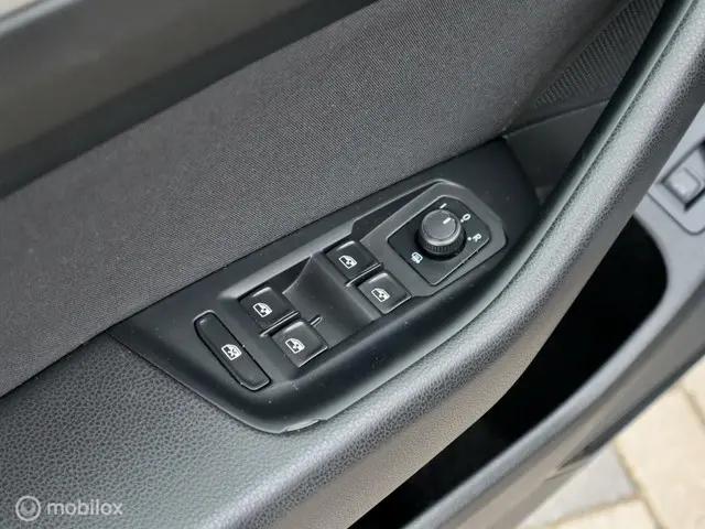 Volkswagen Passat Variant 1.6 TDI Highline 2018 Diesel 31
