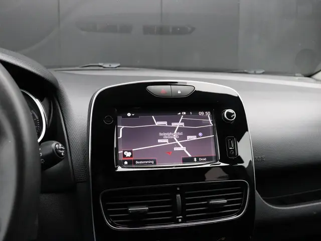 Renault Clio Estate 0.9 TCe Limited 2018 Benzine 8