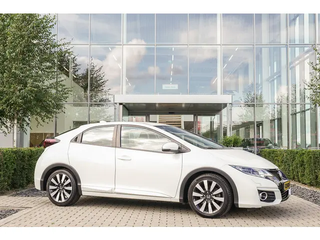 Honda Civic 1.8i VTEC ELEGANCE - SPORT 2016 Benzine 24