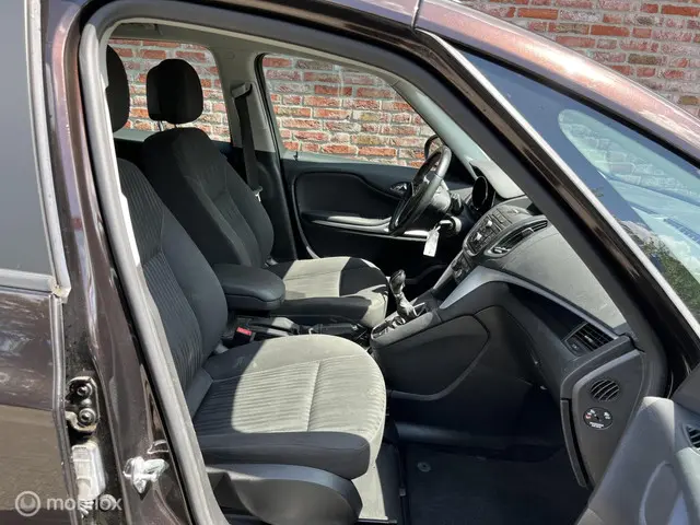 Opel Zafira Tourer 1.4 Cosmo 2012 Benzine 22