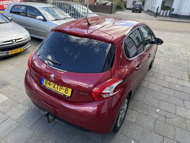 Peugeot 208 1.6 VTi Allure *KOPPAKKING LEK* 2012 Benzine 9